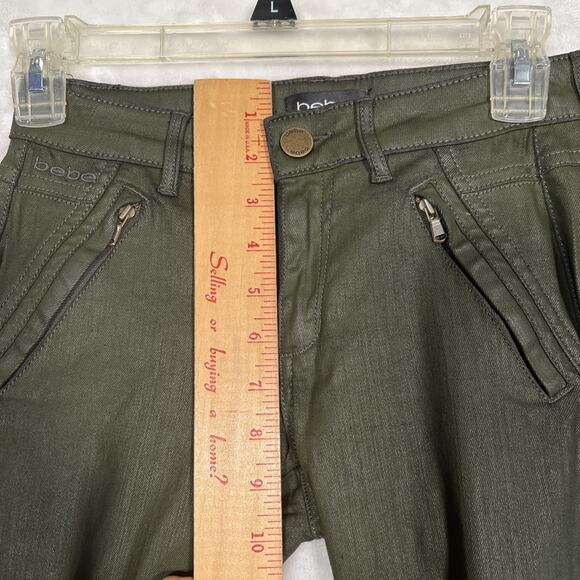 Bebe Women's Shiny Dusty Olive Pants Size 26 Zipper Pockets/Cargo Pockets Y2K - Picture 3 of 12